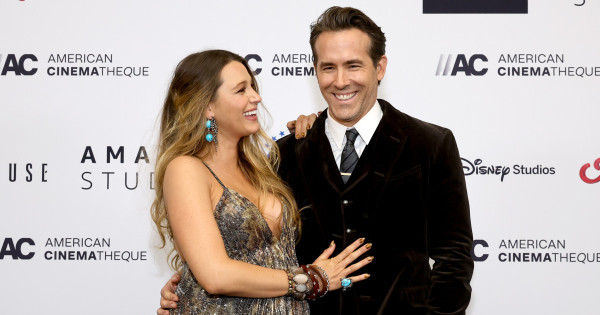 Gyönyörű kismama! Blake Lively pocakja óriási, amit nem akármilyen fotón mutatott meg