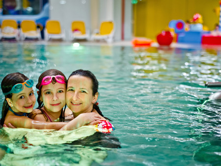 Borítókép: Anyának való ünnepek