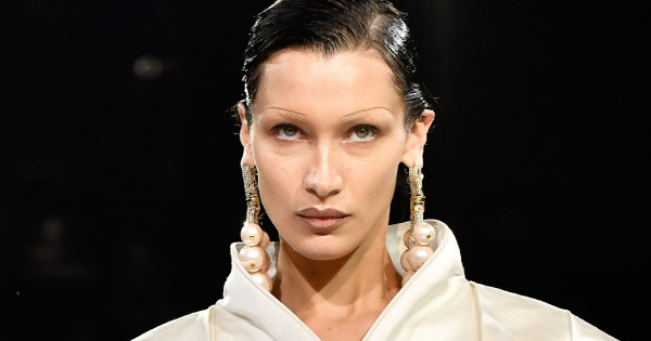 Borítókép: A szemöldökforma, ami már kifejezetten kínos lesz 2023-ban - erre cseréld le!