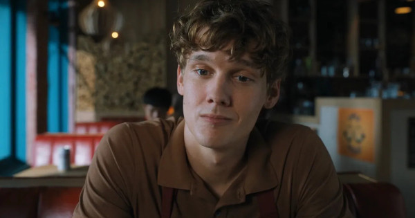 Borítókép: A jóképű férfi rabolta el a Wednesday Tylerének szívét a valóságban: már össze is házasodtak!