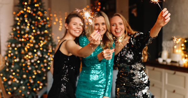 Borítókép: Az ünnepi szezon kincsei: 10 ruha karácsonyra 10 ezer forint alatt