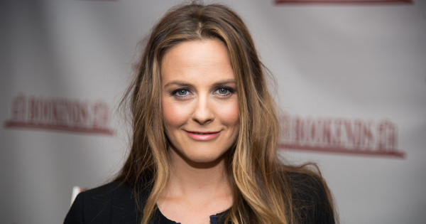 Borítókép: 46 évesen levetkőzött! Alicia Silverstone ruha nélkül mutatta meg magát egy jó ügy érdekében