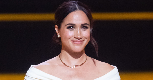 Borítókép: Meghan Markle is leleplező könyvet ír a királyi családról: Mégsem ér véget a viszály?