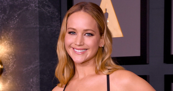 Borítókép: Elolvadt az internet! Itt vannak az első fotók, amiken látszik Jennifer Lawrence kisfiának arca