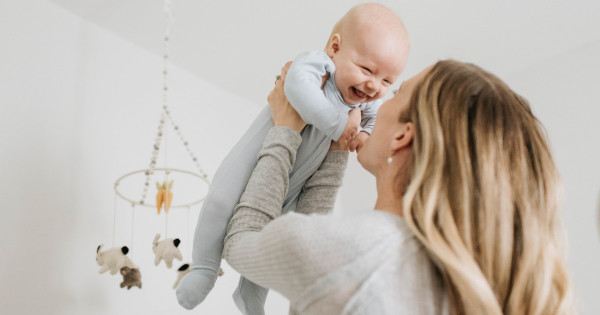 Borítókép: Eláruljuk, mit kell tudnod a szülés utáni „frufruról”: szakértő magyaráz el mindent róla