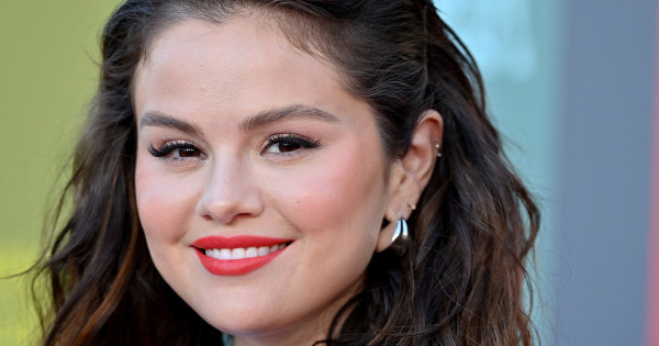 Borítókép: Végre! Itt vannak az első fotók Selena Gomezről és új pasijáról