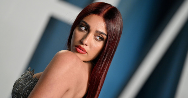 Borítókép: Leesik az állunk: tetőtől talpig kivágott ruhában mutatta meg mesés alakját Madonna lánya