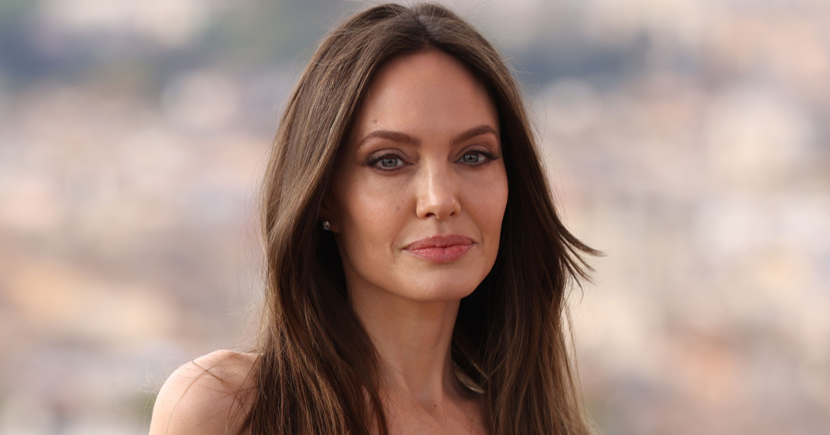 Félelmetes! Így rohamozták meg Angelina Jolie-t az emberek Párizsban - FOTÓK