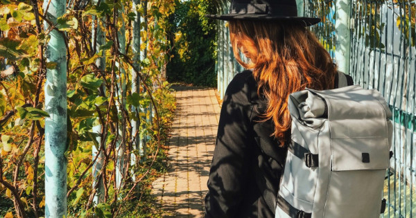 Borítókép: Női hátizsák – stílusos és kényelmes alternatíva a kézitáska helyett