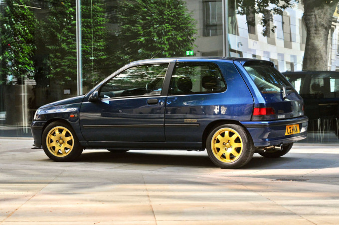 Renault Clio Williams oldalról