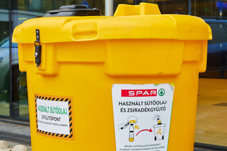 Borítókép: Már 80 SPAR üzletben leadható a használt sütőolaj és zsiradék