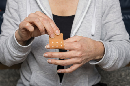 Borítókép: Rosszul használtuk a sebtapaszt mostanáig