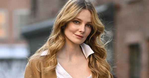 Borítókép: Bomba! Mihalik Enikő másfél évvel kislánya születése után felszántotta a kifutót