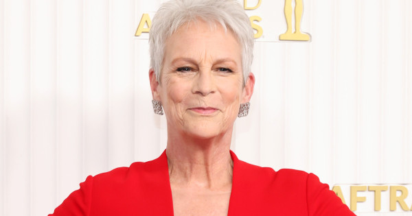 Borítókép: Jamie Lee Curtis 64 évesen is bevállalt egy ilyen merész estélyit - mutatjuk a 2023-as SAG Awards legcsodásabb ruhakölteményeit!