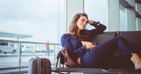 Borítókép: 8 tipp, ha a reptéren kell aludnod, de nem akarod, hogy kínszenvedés legyen