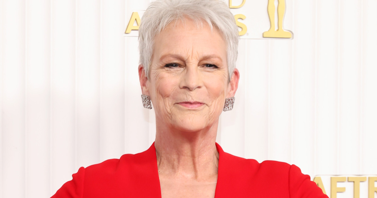 Jamie Lee Curtis 64 évesen is felvett egy mélyen kivágott estélyit - mutatjuk a 2023-as SAG Awards legcsodásabb ruhakölteményeit!