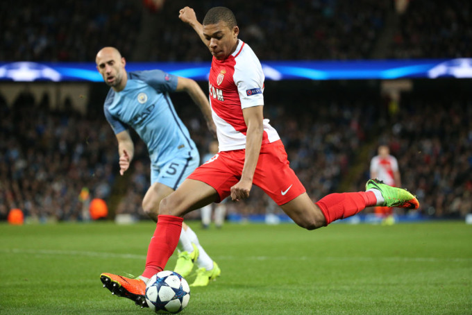 Kylian Mbappé a Monaco mezében