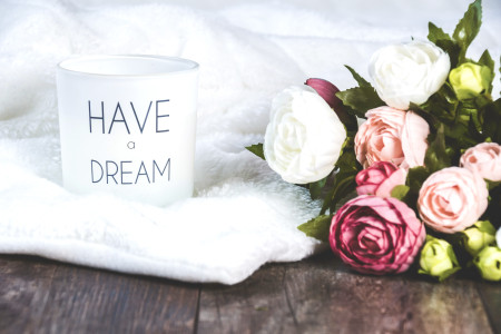 Borítókép: Napi horoszkóp március 15.: a Mérlegek végre minőségi időt szánhatnak magukra, a Halak kiállnak az önállóságukért