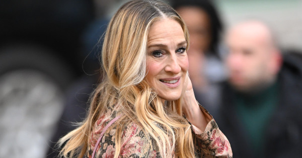 Borítókép: SJP és Jennifer Aniston már imádja! Egy új hajtrend, aminél nincs tökéletesebb őszülő hajhoz 