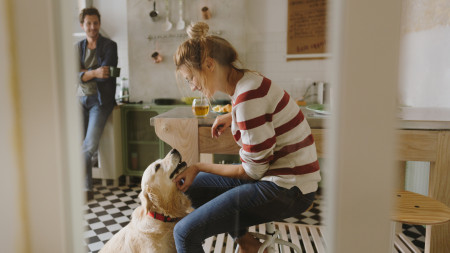 Borítókép: 6 dolog, amihez tilos hozzányúlni mások lakásában: illetlenségnek számít