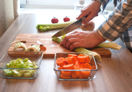 Borítókép: Arnold Schwarzenegger „csodalevesét” te is könnyedén összedobhatod!