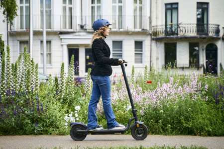 Borítókép: Ez vár az elektromos rollerezőkre