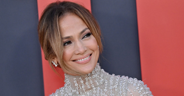 Borítókép: Jennifer Lopez elárulta időtálló stílusának egyik nagy titkát - és egyszerűbb, mint gondolnád!
