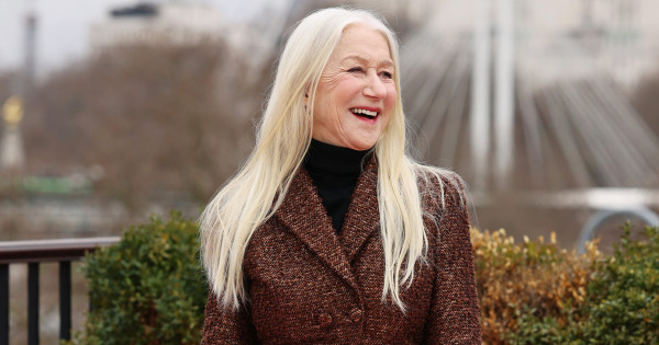 Borítókép: Pokolba a szabályokkal! 9 híres nő, aki bebizonyította, hogy oltári hülyeség, hogy 50 felett öregít a hosszú haj