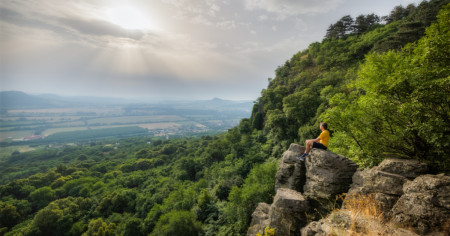 Borítókép: Elkezdenél túrázni? Három útvonal, amit egy tavaszi hétvégén könnyedén teljesíthetsz