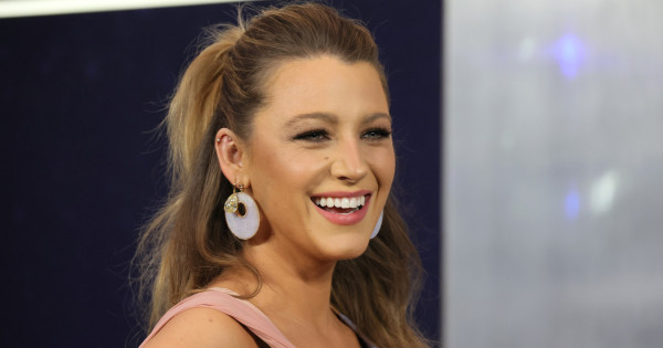 Borítókép: Többé már nem titok! Így érte el a tökéletes alakot 2 hónappal 4. gyermeke születése után Blake Lively
