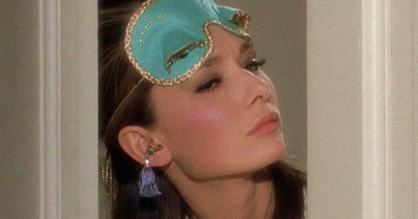 Borítókép: 6 meglepő dolog, ami akkor történik a testeddel, ha párna nélkül alszol