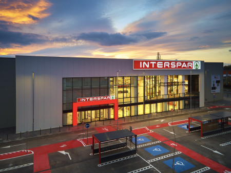 Borítókép: 15,6%-os növekedés és 915,7 milliárd forint forgalom a SPAR-nál 2022-ben