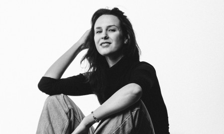 Borítókép: Kicsekkolni a globális őrületből – Volkova: Égi gyerek dal- és klippremier