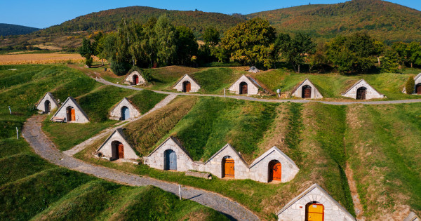 Borítókép:  3 mesebeli hely Magyarországon, amit egyszer látnod kell