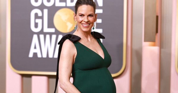 Borítókép: „Én is a 40-es éveimben szültem, mint Hilary Swank és elegem van abból, hogy bírálják az ilyen kismamákat!”