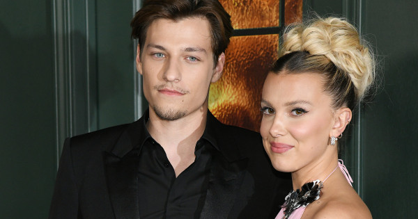 Borítókép: „19 évesen túl fiatal az ember a házassághoz?” - ez a szakértő meglepő véleménye Milly Bobby Brown eljegyzéséről