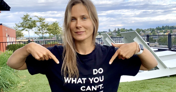 Borítókép: Ez a nő mindössze napi 10 fekvőtámaszt csinált 3 éven keresztül, és az átalakulása valami elképesztő