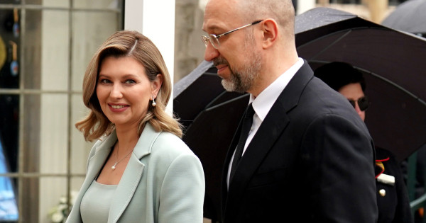 Borítókép: Ukrajna first ladyje, Olena Zelenska maga volt a tökéletes elegancia III. Károly király koronázásán