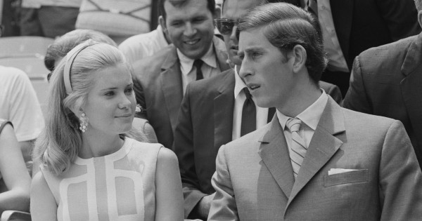 Borítókép: Nem Kamilla és nem is Diana! A nő, akivel kis híján összehozták III. Károly királyt a 70-es években