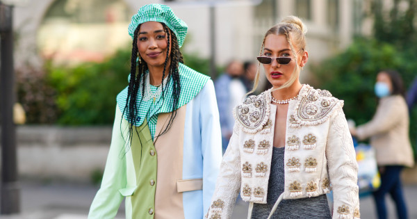 Borítókép: Ez lesz a 2023-as nyár egyik legmegosztóbb trendje: visszatér nagyanyáink kedvenc cipője!