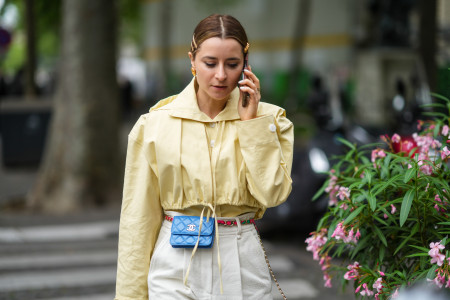 Borítókép: Könnyű és gyors! 12 frizuratipp, amivel pár perc alatt elrejtheted zsíros tincseidet