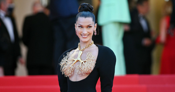 Borítókép: Eláll a lélegzet! Minden idők legcsodásabb ruhakölteményei a cannes-i filmfesztivál történetéből