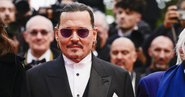 Johnny Depp főnixmadárként született újjá a Cannes-i Filmfesztivál vörös szőnyegén
