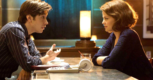 Borítókép: 7 extra kínos dolog a pultos szerint, ami egy bárban megtörténhet a randidon