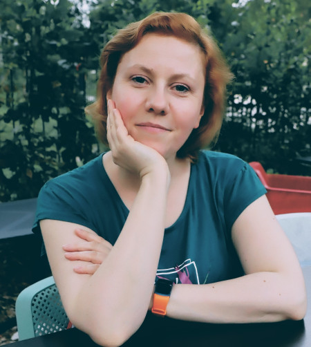 Borítókép: Mitől lesz egy fordító feminista? – Garamvölgyi Andrea fordítóval és szinkrondramaturggal beszélgettünk