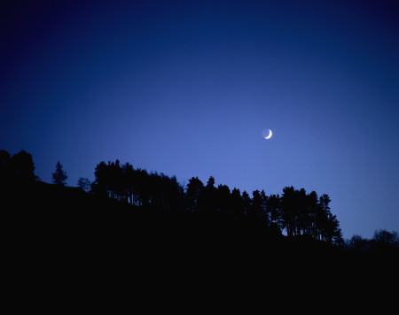 Borítókép: Ne habozz, változz együtt te is a júniusi újholddal!