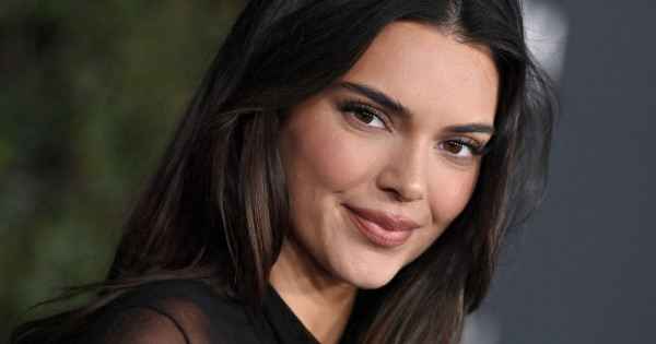 Borítókép: Kendall Jenner már viseli az idei nyár legvitatottabb fürdőruhatrendjét - sokak szerint bikinije károsabb a nőkre, mint bárki gondolná!