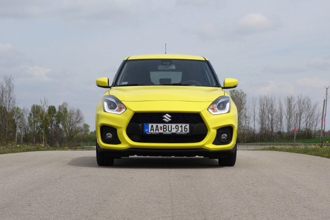 Suzuki Swift Sport szemből