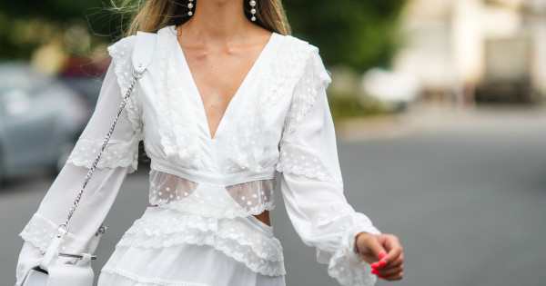 Borítókép: Az ok, amikért ne viselj fehér alsóneműt a fehér ruhadarabjaid alá - helyette erre essen a választásod!