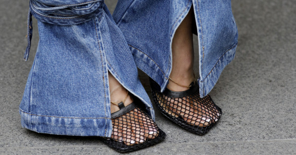 Borítókép: Öltöztesd nyári hangulatba a lábujjaidat is! 3 szépséges pedikűrtrend, amit érdemes kipróbálni 2023 nyarán